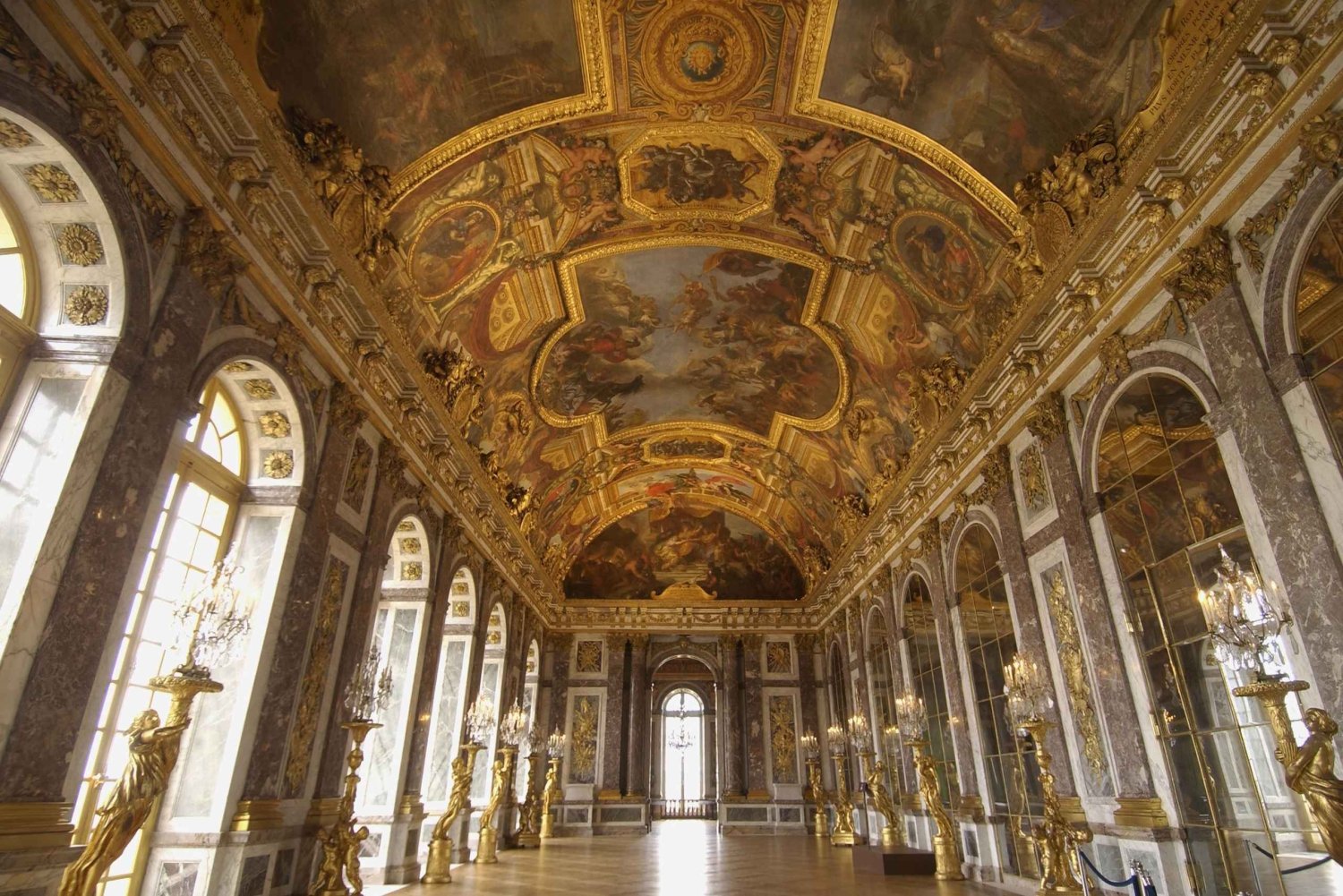 From Paris : Versailles Guided Tour with transport