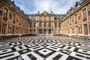 Från Paris: Guidad tur till Versailles med transport