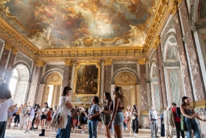 From Paris: Versailles Palace And Garden Small Group Tour