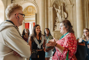 パリからヴェルサイユ宮殿と庭園ガイド付き日帰り旅行
