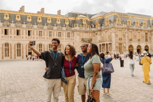 パリからヴェルサイユ宮殿と庭園ガイド付き日帰り旅行