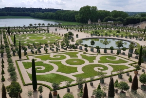 Desde París: experiencia guiada por el palacio y los jardines de Versalles