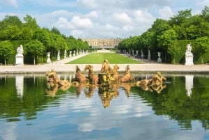 From Paris: Versailles Palace Guided Tour with Bus Transfers