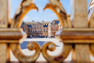 Fra Paris: Versailles Slot tur med en lille gruppe halvdagstur