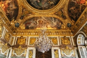 From Paris: Versailles Skip-the-Line Tour & Gardens Access