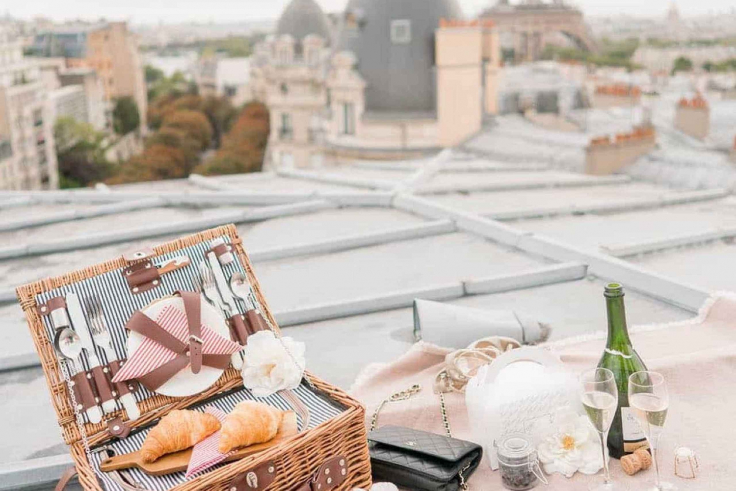 Discover-Parisian-Rooftop-Bars