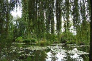 Giverny: Monet’s House and Gardens Skip-the-Line Tour