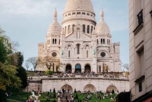 Guided Tour of Paris in Classic Convertible