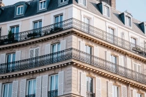 Guided Tour of Paris in Classic Convertible