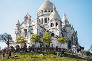 Guided Tour of Paris in Classic Convertible