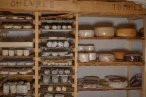 Paris: Living Cheese Museum Guided Tour with Cheese Tasting