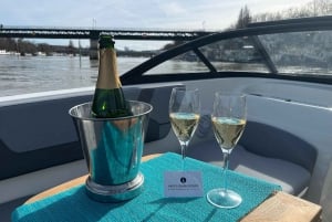 Parijs: privé cruise Seine, moderne kajuit - 2 uur