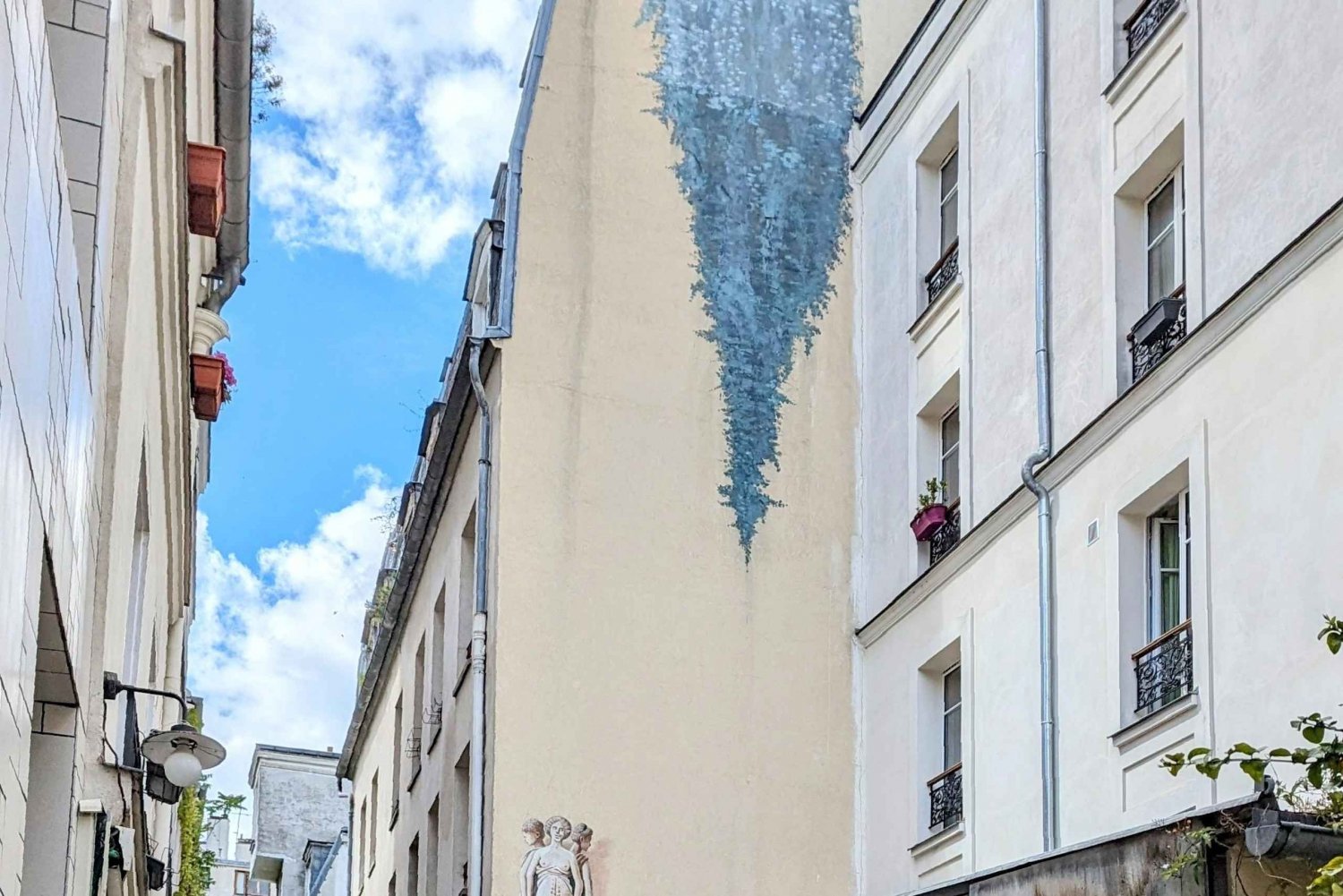 Paris: Learn the Art of Cocktails playing an Immersive Game
