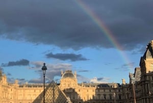 Paris: Louvre Museum Skip-the-Line Guided Tour with Artist