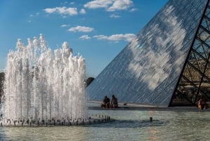 Paris: Louvre Museum Masterpieces Private Tour with Tickets