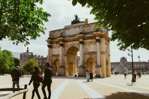 Louvre Museum: Skip the Line Entry Ticket Pop Culture Tour