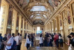 Museo del Louvre: tour guidato per piccoli gruppi con ingresso prioritario