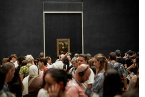 Tour a pie por el Louvre con ticket de entrada sin colas al museo