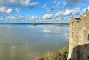 Live geführte Mont-Saint-Michel D-Day-Privatfahrt mit Mercedes