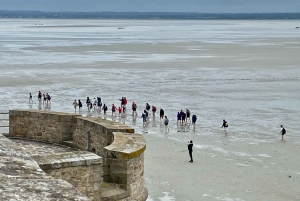 Live geführte Mont-Saint-Michel D-Day-Privatfahrt mit Mercedes