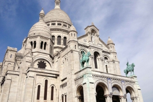 Montmartre Guided walking Tour with Sacré Cœur & City views
