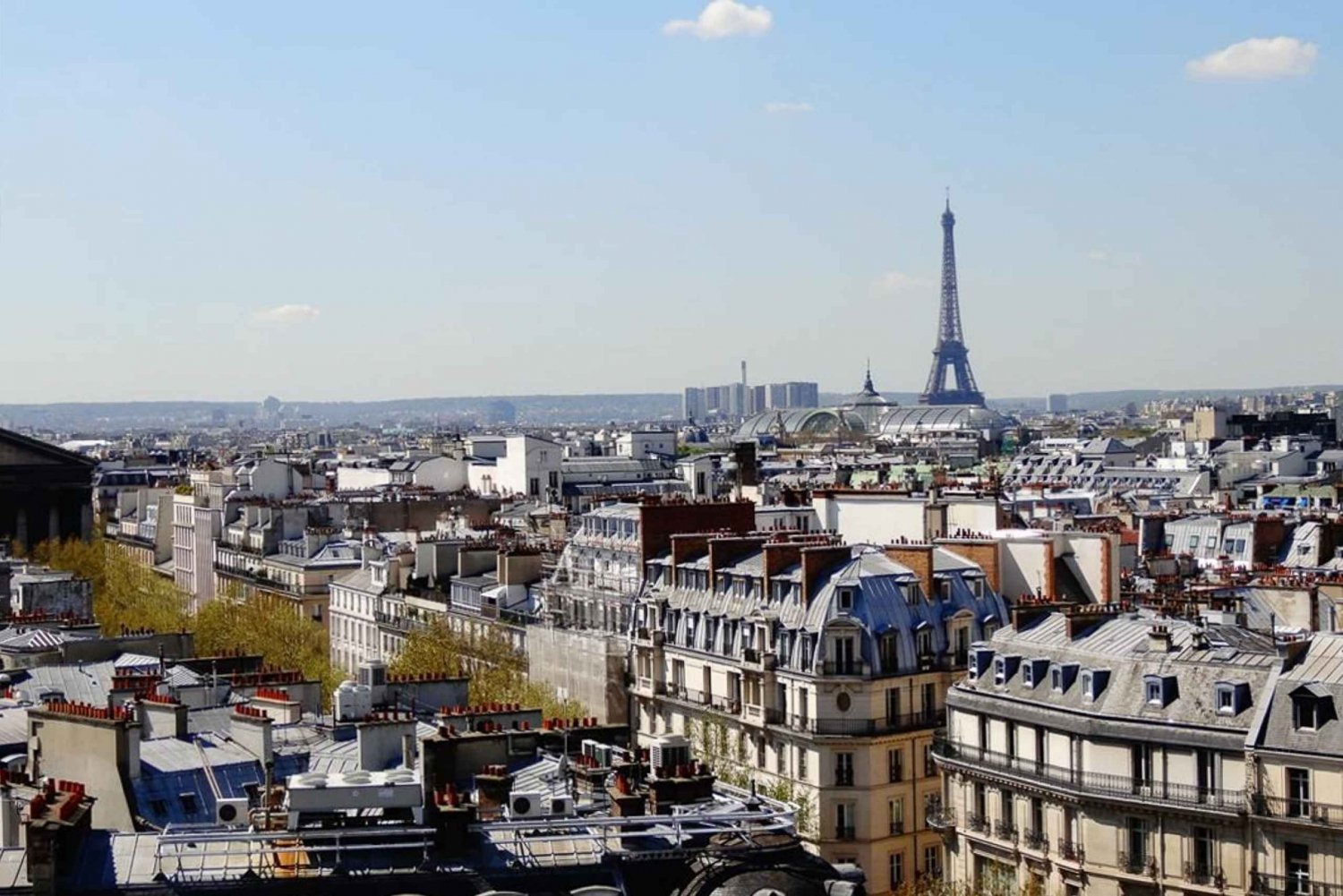 German private Walking Tour through Montmartre & Passages