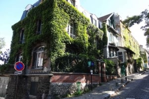 German private Walking Tour through Montmartre & Passages