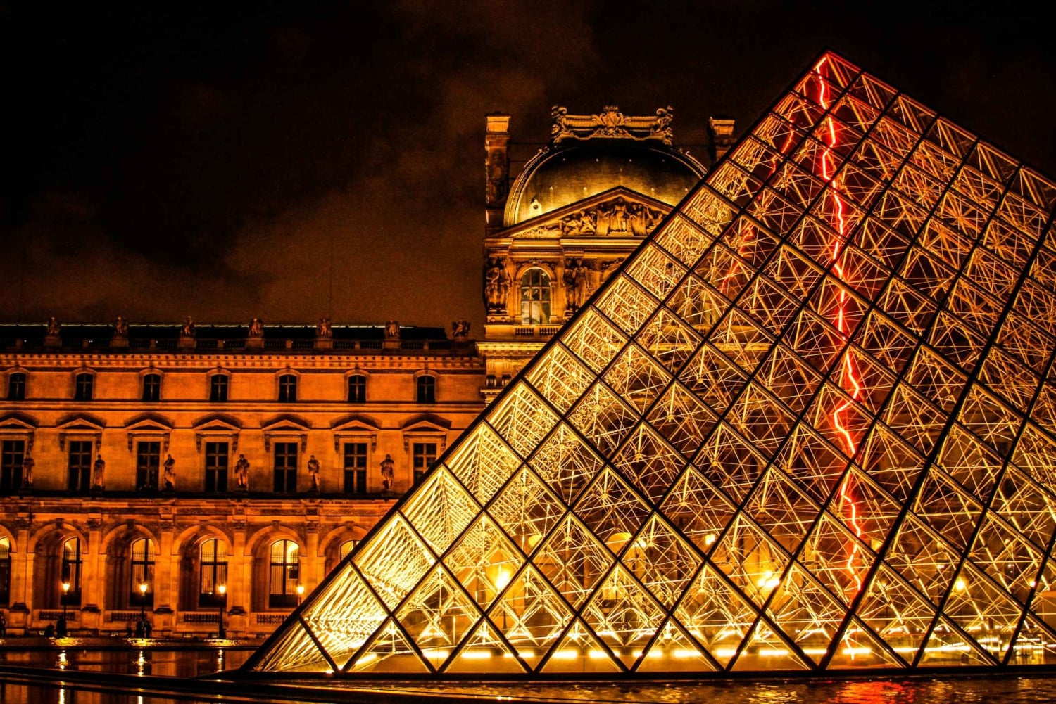Nat på Louvre-museet: 6 personer Max guidet udforskning