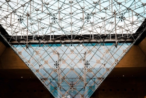 Nat på Louvre-museet: 6 personer Max guidet udforskning