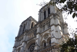 Notre Dame cathedral interior tour entrance with host