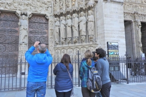 Notre Dame cathedral interior tour entrance with host