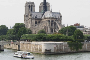 Notre Dame Cathedral Exterior Walking Tour w/ Fast Access