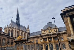 Notre-Dame utendørs tur med bakverk og inngang til Sainte-Chapelle