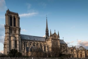 Paris: Notre Dame Outdoor Tour with Sainte-Chapelle / Crypt.