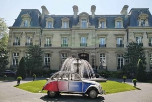 Off-the-Beaten Track in Paris: 2-Hour Vintage 2CV Tour