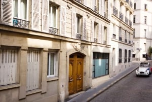 Off-the-Beaten Track in Paris: 2-Hour Vintage 2CV Tour