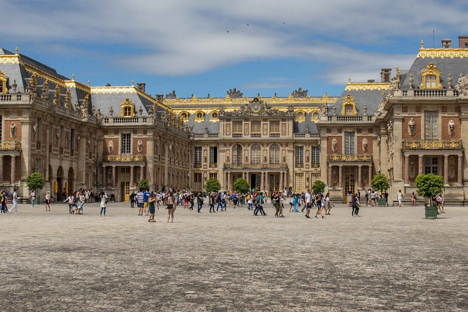 Visit-the-Palace-of-Versailles