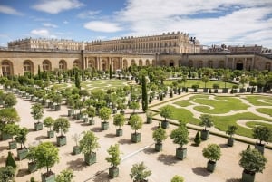 Palace of Versailles private tickets + transfer from Paris