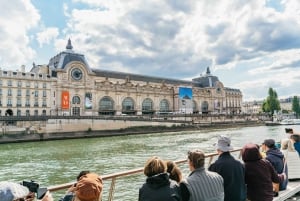 1-Hour River Seine Cruise with Audio Commentary