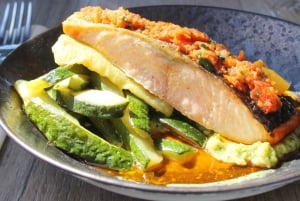 パリ：1時間の観光クルーズと3コースのビストロディナー