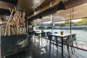 パリ：1時間の観光クルーズと3コースのビストロディナー