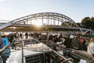 パリ：1時間の観光クルーズと3コースのビストロディナー