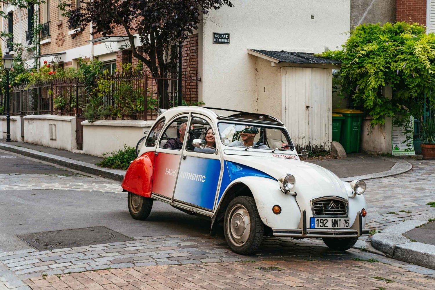 Parijs: 1-uur durende historische Citroen 2CV-tour