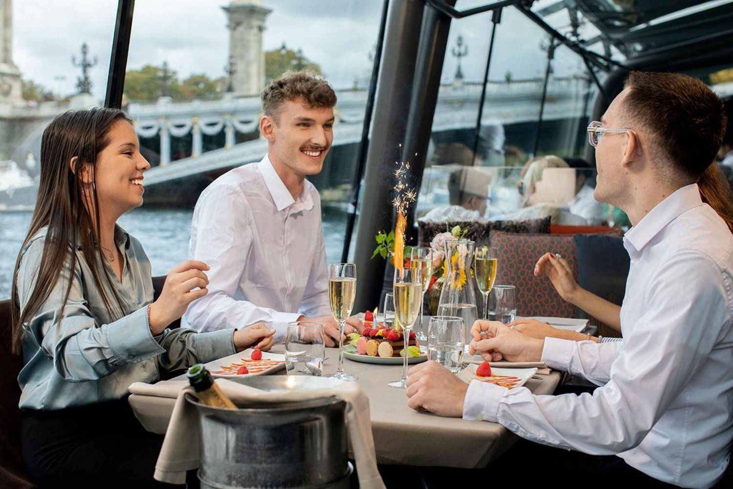 Parijs: Feestelijke lunchcruise door Parijs op eerste kerstdag