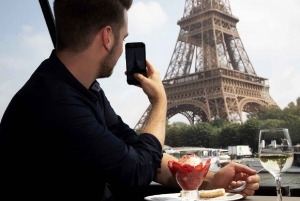 Paris: Festliche Mittagskreuzfahrt durch Paris am ersten Weihnachtsfeiertag