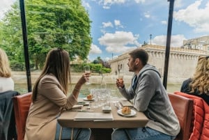 Paris: 2-Hour River Seine Lunch Cruise with 3-course-menu