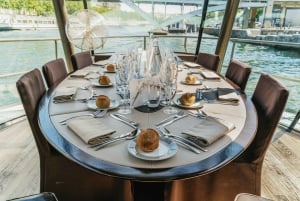 Paris: 2-Hour River Seine Lunch Cruise with 3-course-menu