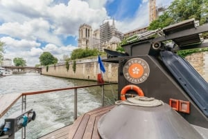 Paris: 2-Hour River Seine Lunch Cruise with 3-course-menu