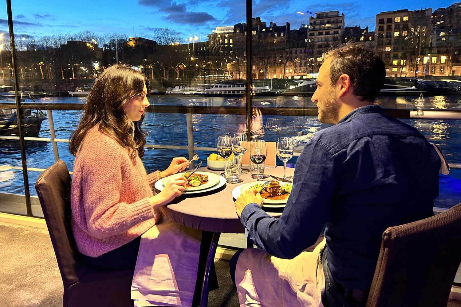Paris: 3-rätters middagskryssning med vin på floden Seine