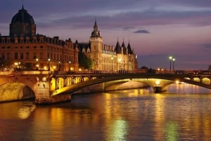 Paris: 3-rätters middagskryssning med vin på floden Seine